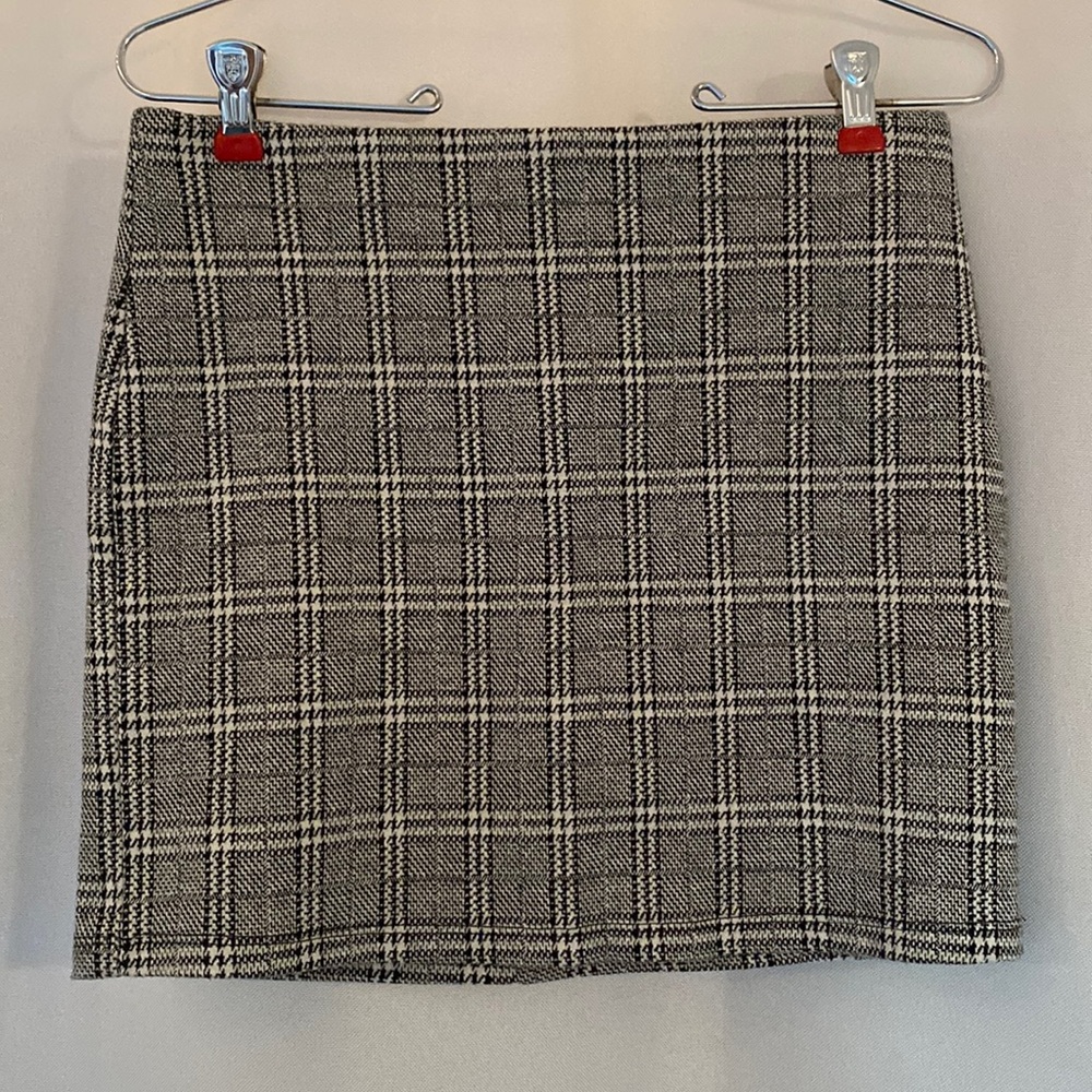 Forever 21 Black and White Skirt